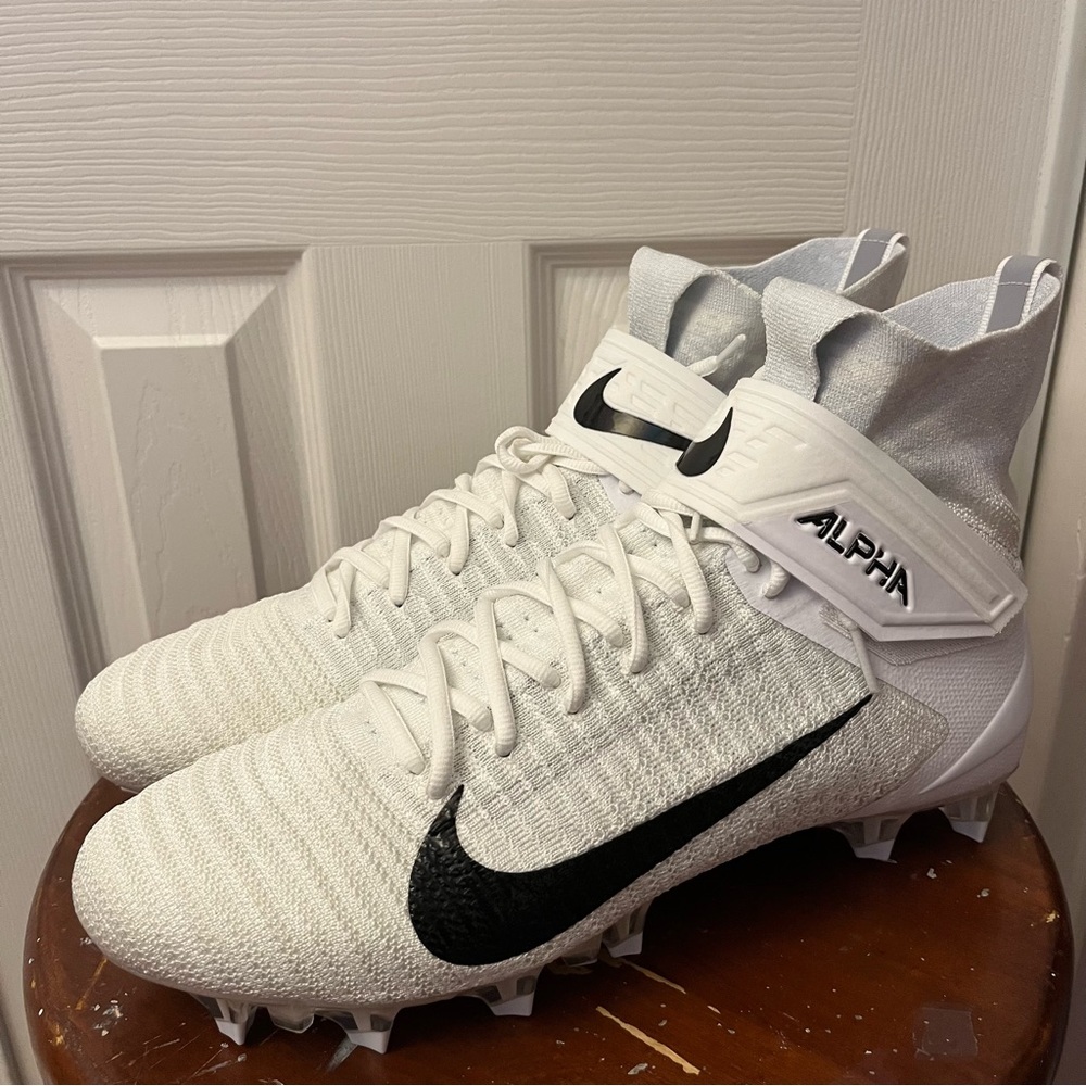 Nike Alpha Menace Elite 2 Flyknit Football Cleats Men’s Size 12.5 AO3374-101